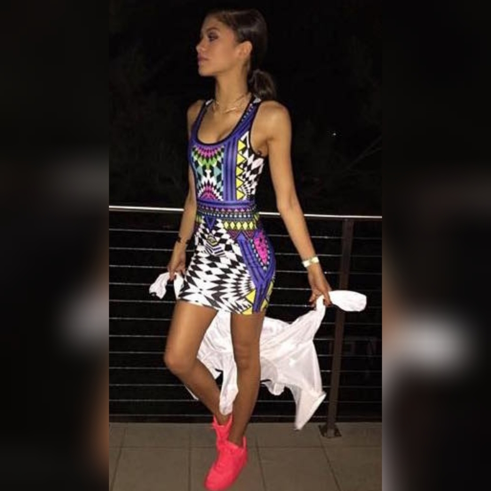 Sleeveless multicolored going out outfit 💯